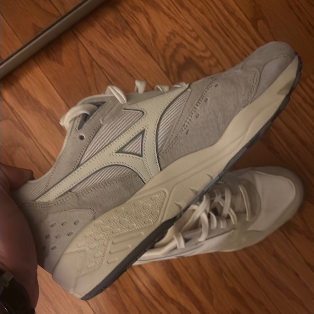 Mizuno x Kith contender Sneakers - Picture 3 of 3